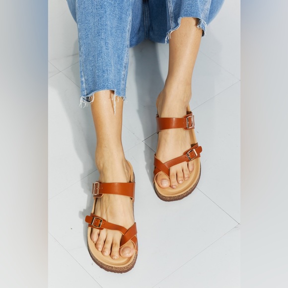 Double Strap Open Toe Sandals - Picture 4 of 5